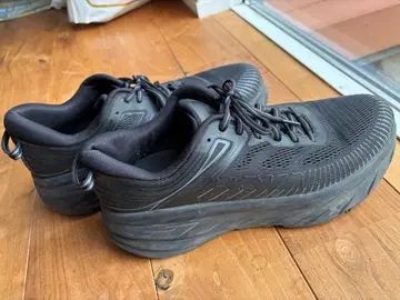 HOKA 블랙 스니커즈