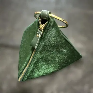 그린 삼각형 핸드백 골드링
