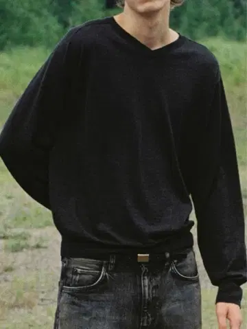 W/Si/Ca 18G V넥 니트 LIDNM