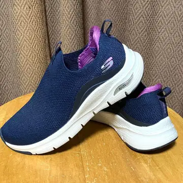 새상품급 스케쳐스 SKECHERS 아치 핏 ARCH FIT