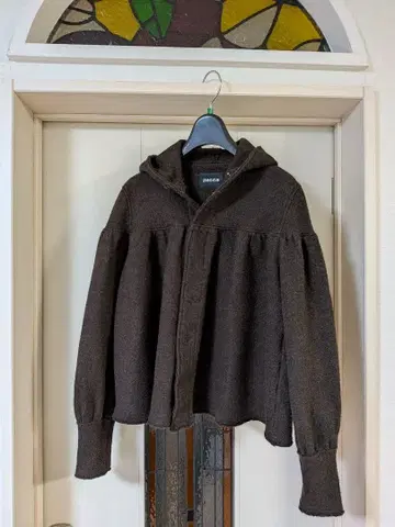 ZUCCA 후드 부착 브라운 자켓 압축 울