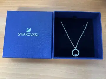 Swarovski 원형 펜던트 목걸이