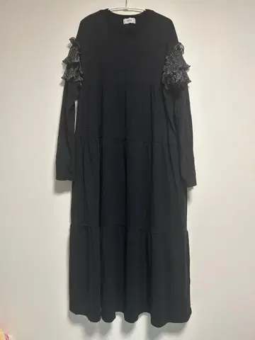 forksy.블랙 프릴 긴팔 원피스