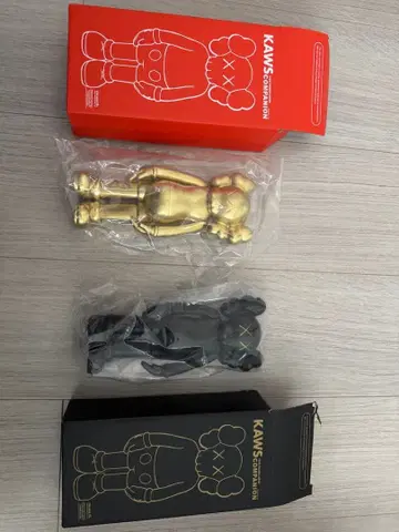 KAWS 피규어 골드 블랙 세트