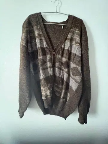 브라운 체크 무늬 니트 가디건