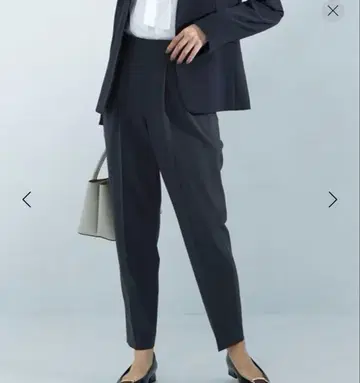 유나이티드 애로우즈 파우더 테이퍼드 팬츠