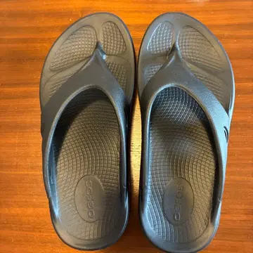 미사용 새상품 우포스 리커버리 샌들 EU 39