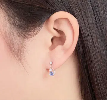 쥬얼리 츠츠미 K10 화이트 골드 탄자나이트 귀걸이