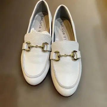 LuLuca 스텝 화이트 로퍼