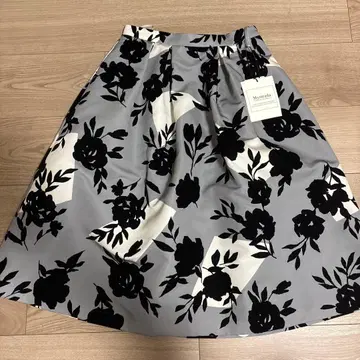 Mystrada 꽃무늬 스커트