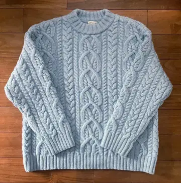 드리스반노튼 케이블 니트 크루넥 스웨터 L 사이즈