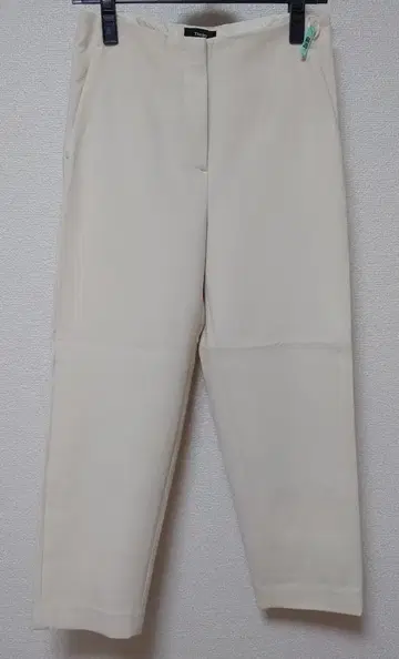 띠어리 크롭 팬츠 아이보리