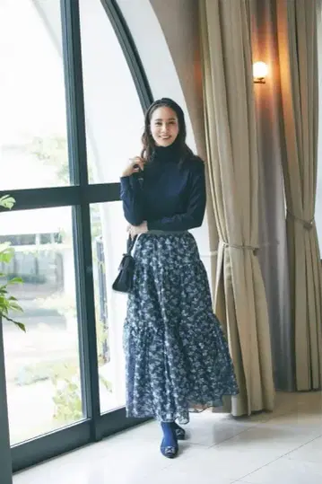 새상품급 세븐텐 라메 자카드 스커트
