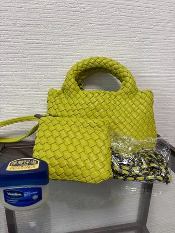 파우치 포함 라임 그린 뜨개질 가죽 숄더백