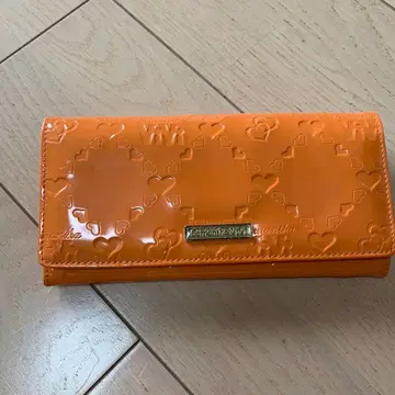 오렌지 하트 무늬 장지갑