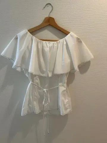 [ COCODEAL ] 화이트 프릴 상의