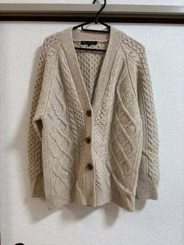 23구 베이지 케이블 니트 가디건