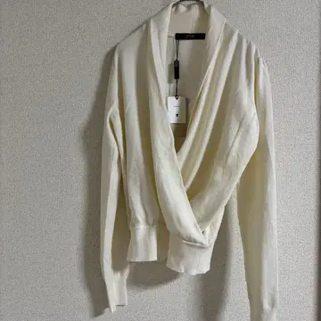 [미사용품] 더블 스탠다드 클로징 화이트 니트탑 아이보리