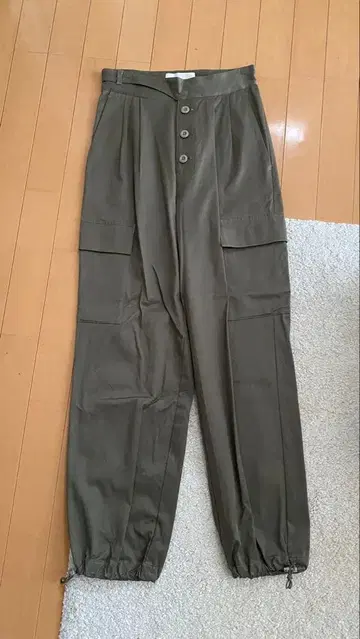 AEWEN MATOPH 이우엔마트프 새틴 카고 팬츠 36 사이즈