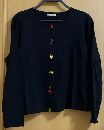 [ Rose Tiara ] 후르츠 비쥬 버튼 가디건 블랙 46