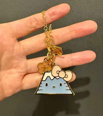 헬로키티 후지산 지퍼 참 골드