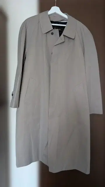 새상품 트렌치코트 체크 안감 탈부착 가능 LL 그린이 섞인 베이지