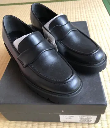 [ 미사용 택 포함 ] 언타이틀 볼륨 로퍼 untitled 22.5