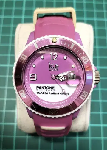 ice watch PANTONE 18-3224 Radiant Orchid