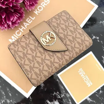 새상품 MICHAEL KORS 마이클코어스 지갑 접이식 지갑 베이지