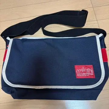 맨해튼 포티지 숄더백 네이비