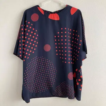 도트 무늬 상의 앤티크 구제 의류 유럽