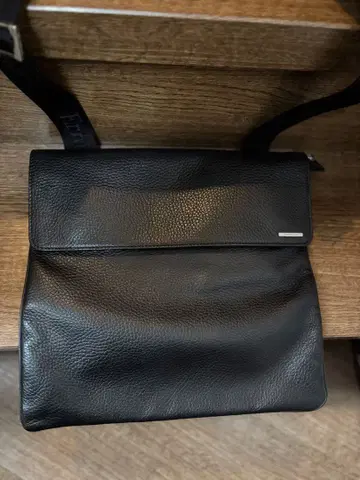 컨디션 최상 ErmenegildoZegna 제냐 가죽 블랙 숄더백