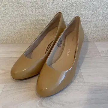 새상품급 락포트 에나멜 펌프스 24cm