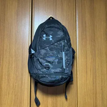 Under Armour 블랙/카모플라쥬 백팩