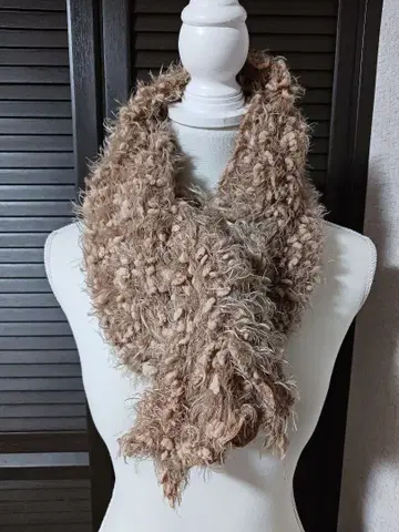 GEORGES RECH 베이지 머플러