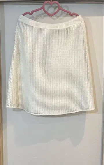 11: MINT BREEZE 화이트 스커트