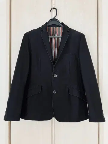 [레어] 구제 의류 시장에서 인기 모으는 PPFM의 개성 돋보이는 자켓