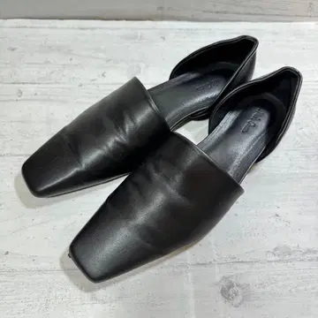 미라오웬 Mila owen 블랙 플랫슈즈 스퀘어토