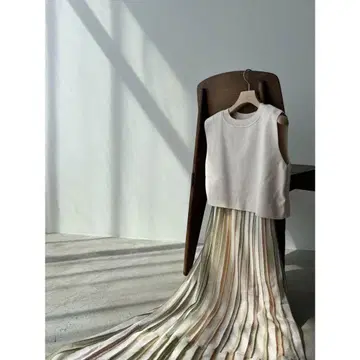 슬리브리스 롱 원피스 화이트 멀티 컬러