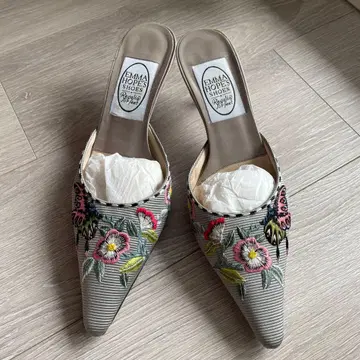 Emma Hope 자수 뮬 35하프
