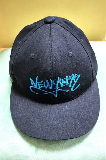[컨디션 최상] NEW YORK 그래피티 자수 캡