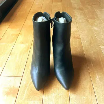 블랙 앵클부츠 하이힐