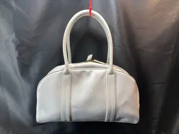 화이트 에나멜 핸드백 Cat in the closet