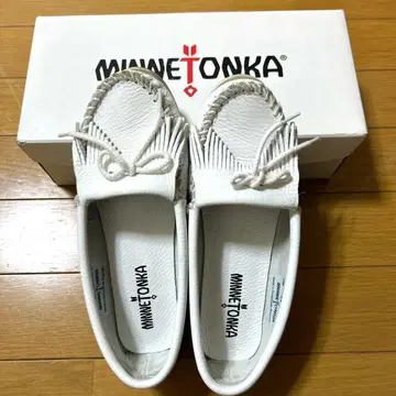 새상품급 미네통카 모카신 천연 가죽 화이트 22.5cm