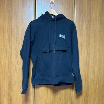 EVERLAST VERSUS BAYFLOW 블랙 후디