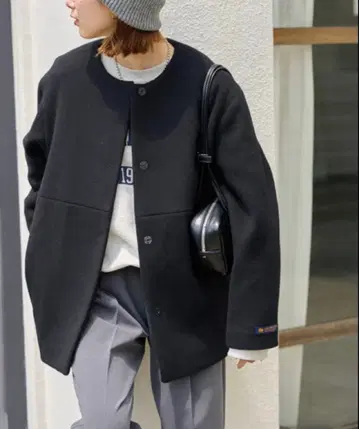 저널 스탠다드 리룸 슈퍼 파인 비버 크루넥 코트 블랙