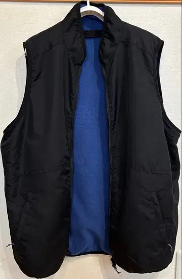 와일드 띵스 리버서블 베스트