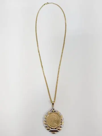 엘리자베스 여왕 코인형 목걸이