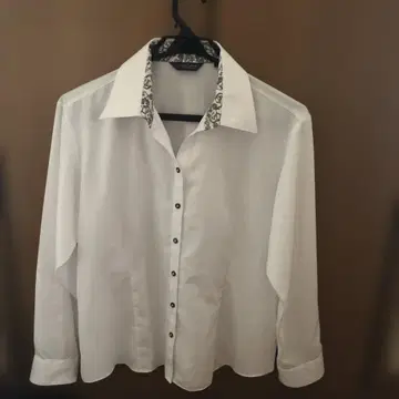 BRICK HOUSE 긴팔 셔츠 화이트