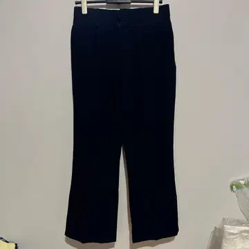 이로코이 네이비 플레어 슬랙스 백 포켓 부착